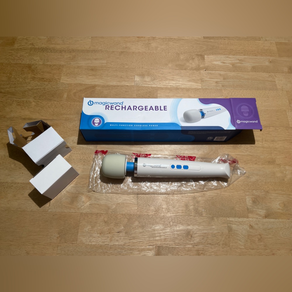 Hitachi Magicwand HV-270 New in Box